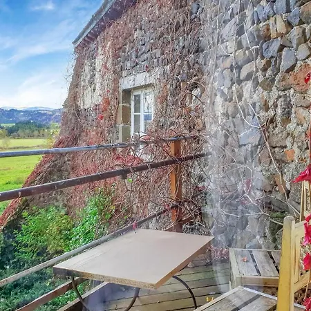 Beautiful In With 4 Bedrooms And Wifi