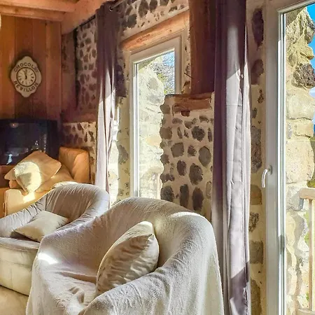 Beautiful In With 4 Bedrooms And Wifi Arlempdes
