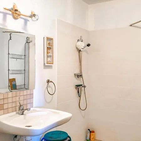 Beautiful In With 4 Bedrooms And Wifi *